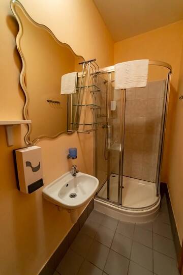 Фото номера Двухместный номер с 2 отдельными кроватями Отель Hotel Mare &amp; Restaurant г. Роя 2